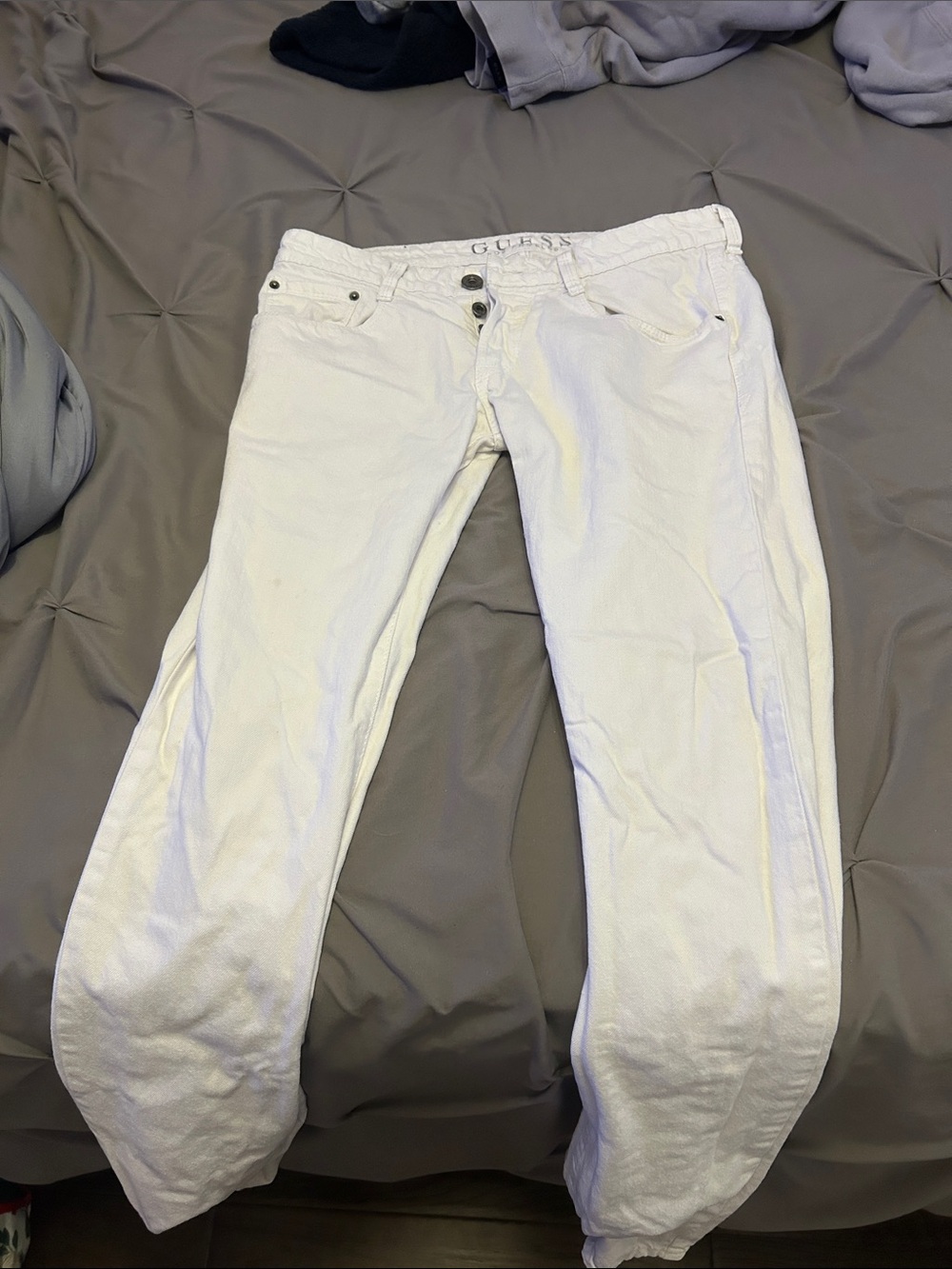 GUESS Men’s White Slim Straight Jeans